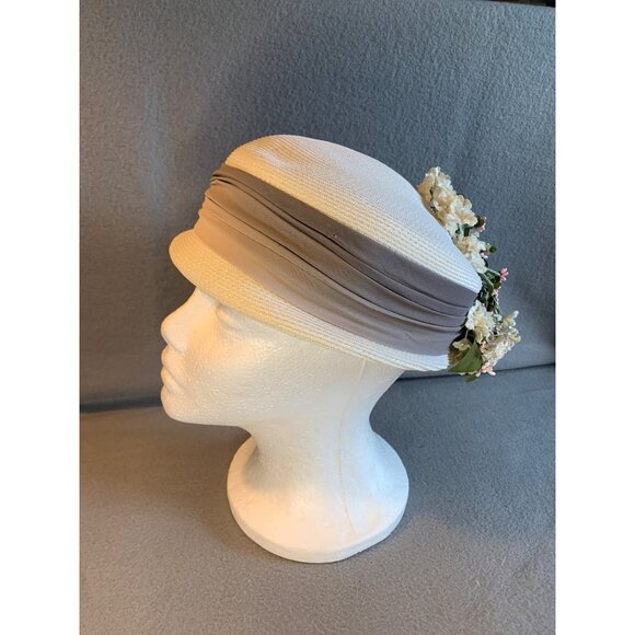 Ladies Ivory Hat with Gray Fabric Band and Small Flowers Sz 22 Vintage - Picture 6 of 9